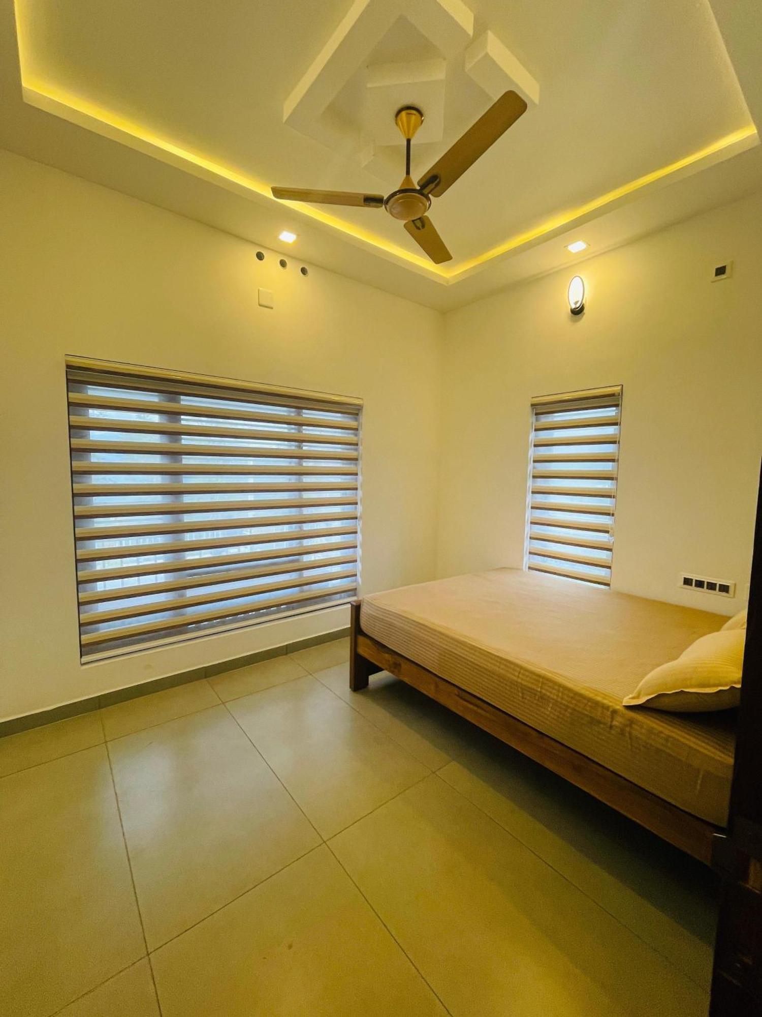 M R Holiday Home فاغامون المظهر الخارجي الصورة
