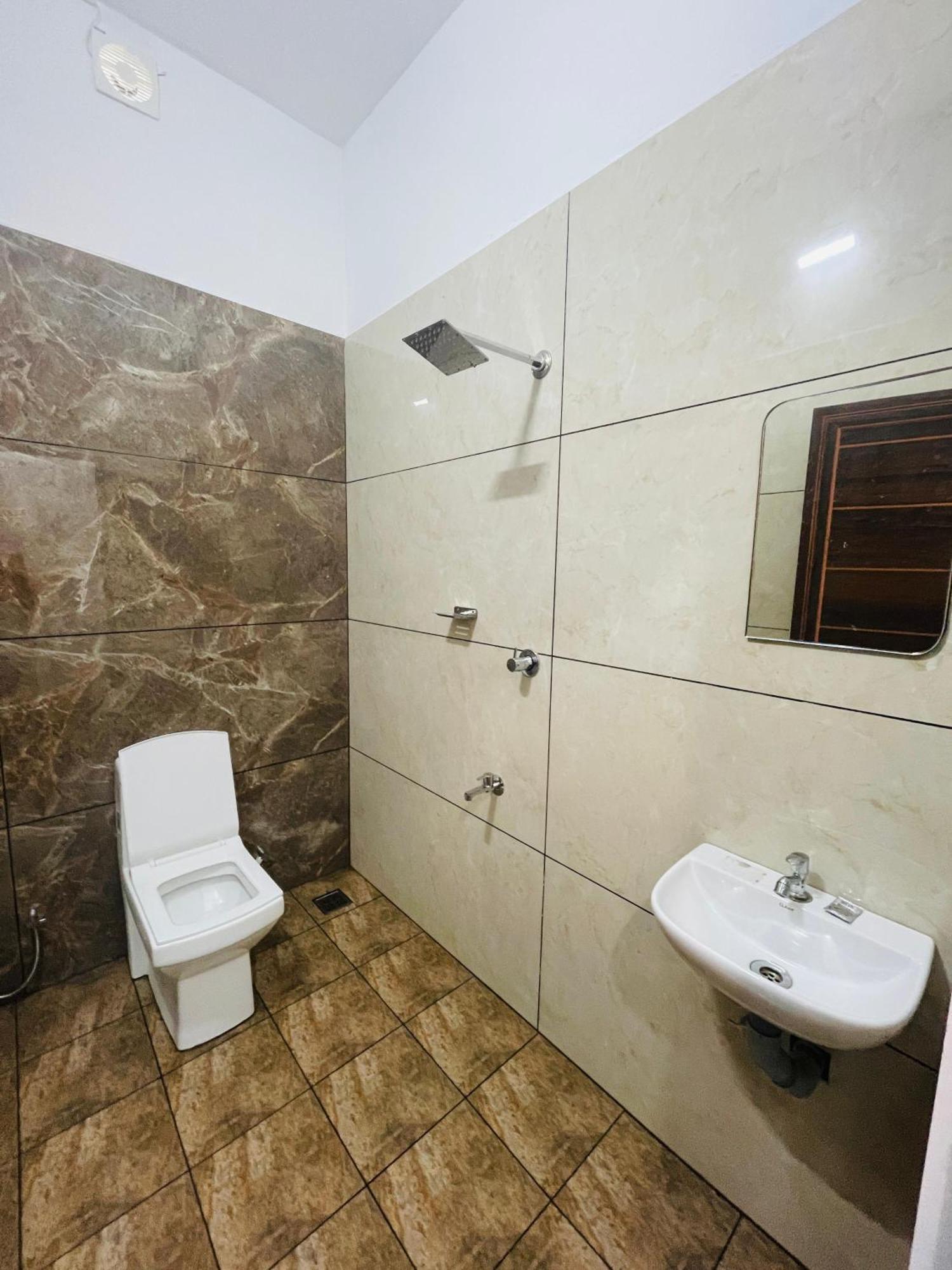 M R Holiday Home فاغامون المظهر الخارجي الصورة